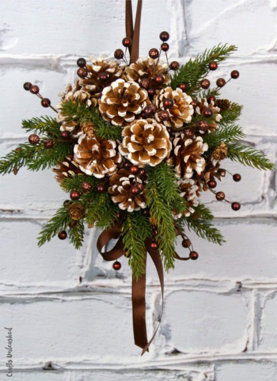 Easy Christmas Craft Ideas: Pine Cone Crafts · All Things Christmas