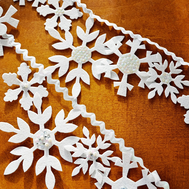 Best Snowflake Christmas Crafts for Kids